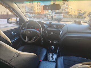 2014 Kia Rio 6-speed III, белый, 870000 рублей, вид 4