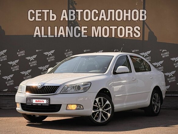 2012 Skoda Octavia II (A5) Рестайлинг, белый - вид 2