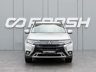2021 Mitsubishi Outlander III Рестайлинг 3, белый, 2290000 рублей, вид 3