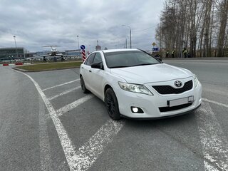 2011 Toyota Camry VI (XV40) Рестайлинг, белый, 1500000 рублей, вид 1