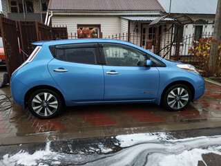 2014 Nissan Leaf (EM57) I (ZE0/AZE0), синий, 1200000 рублей, вид 5