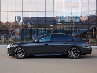 2025 BMW 7 серии 740d xDrive VII (G70), серый, 15900000 рублей, вид 4