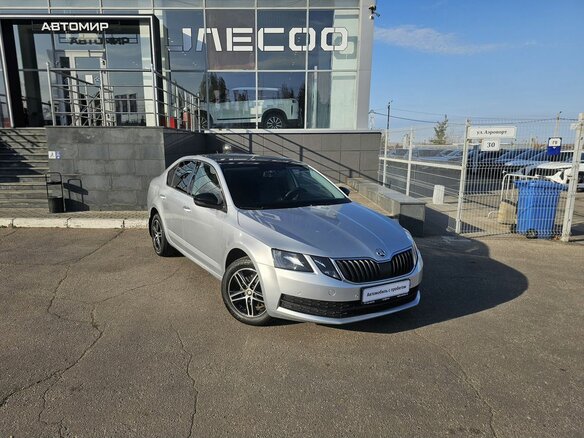2017 Skoda Octavia III (A7) Рестайлинг, серебристый, 1150000 рублей - вид 2