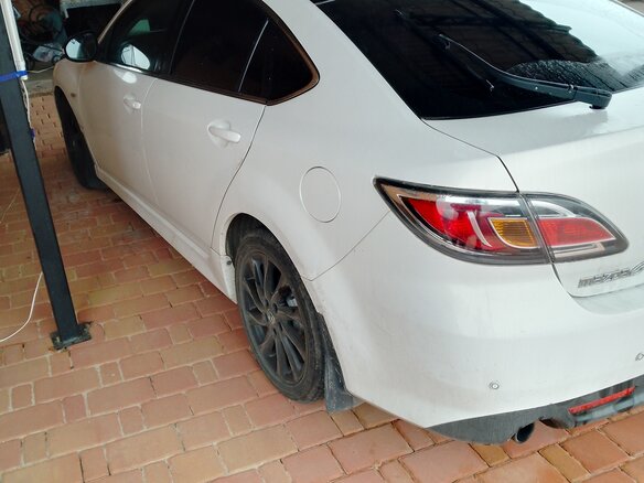 2011 Mazda 6 II (GH) Рестайлинг, белый, 1120000 рублей - вид 9