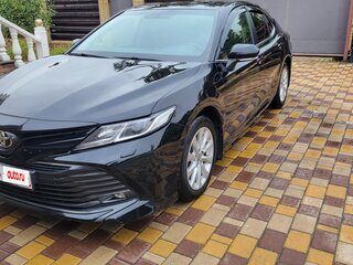 2020 Toyota Camry VIII (XV70), чёрный, 2550000 рублей, вид 1