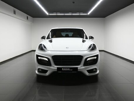 2016 Porsche Cayenne Turbo II Рестайлинг (958), белый, 8290000 рублей, вид 2