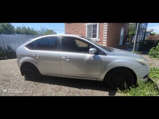 2010 Ford Focus II Рестайлинг, серебристый, 600000 рублей, вид 3