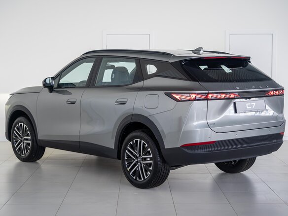 2026 Omoda C7, серебристый, 3099000 рублей - вид 3