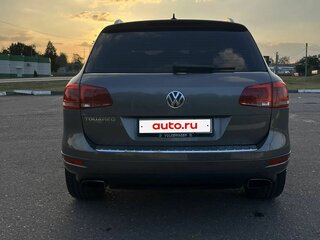2011 Volkswagen Touareg II, серый, 1650000 рублей, вид 3