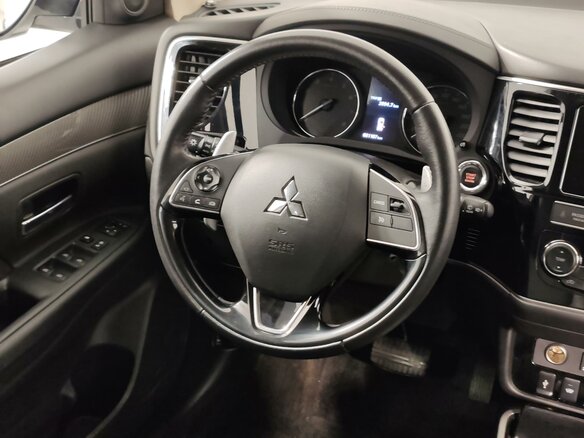 2019 Mitsubishi Outlander III Рестайлинг 3, белый - вид 19