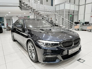 2017 BMW 5 серии 520d xDrive VII (G30/G31/G38), чёрный, 2990000 рублей, вид 3