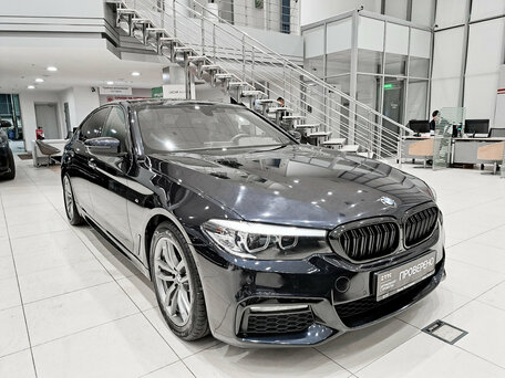 2017 BMW 5 серии 520d xDrive VII (G30/G31/G38), чёрный, 2750000 рублей, вид 3
