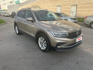2021 Volkswagen Tiguan II Рестайлинг, бежевый, 3100000 рублей, вид 4