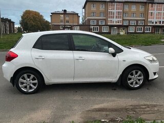 2008 Toyota Auris I, белый, 645000 рублей, вид 2