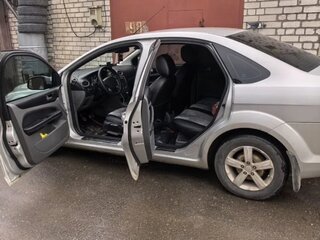 2009 Ford Focus II Рестайлинг, серебристый, 495000 рублей, вид 5