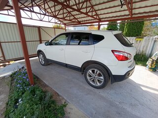 2010 Nissan Qashqai I Рестайлинг, белый, 900000 рублей, вид 2