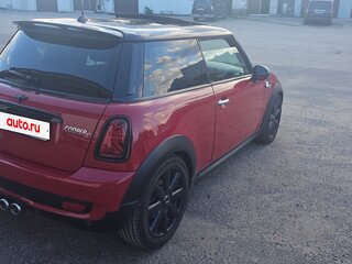 2010 Mini Hatch Cooper S II (R56) Рестайлинг, красный, 865000 рублей, вид 4
