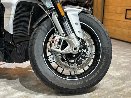 2022 Triumph Rocket 3, серебристый, 2700000 рублей, вид 5