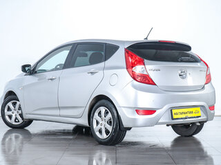 2011 Hyundai Solaris I, серебристый, 699000 рублей, вид 4