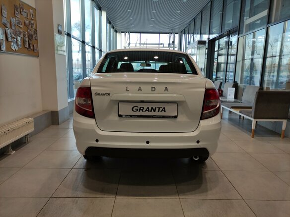 2026 Lada (ВАЗ) Granta I Рестайлинг, белый, 1188000 рублей - вид 6