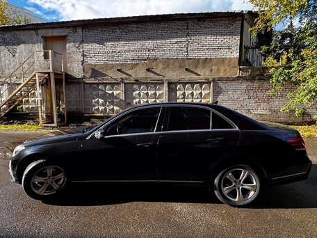 2015 Mercedes-Benz E-Класс 200 IV (W212, S212, C207) Рестайлинг, чёрный, 1816000 рублей, вид 4