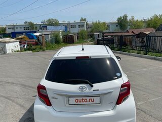2016 Toyota Vitz III (XP130) Рестайлинг, белый, 1100000 рублей, вид 4