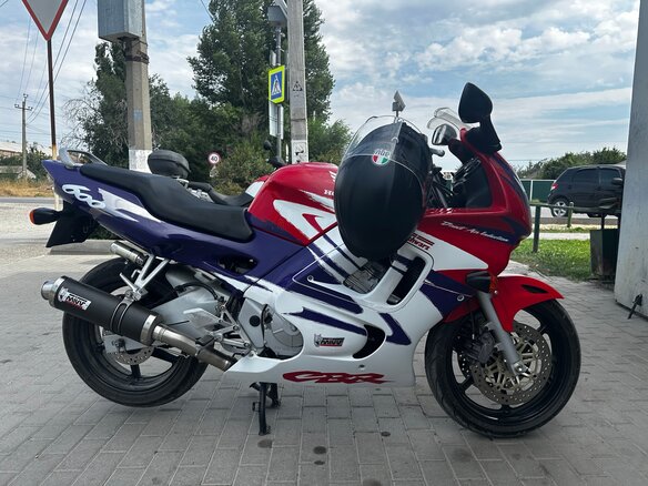 1998 Honda CBR 600F, белый, 360000 рублей - вид 1
