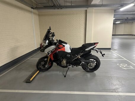2024 Ducati Multistrada V4, красный, 3750000 рублей, вид 3