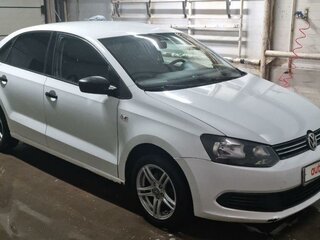 2013 Volkswagen Polo V, белый, 880000 рублей, вид 3