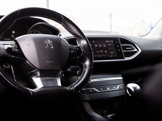 2018 Peugeot 308 II Рестайлинг, серый, 990000 рублей, вид 5