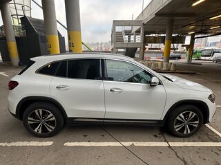 2020 Mercedes-Benz GLA 200 II (H247), белый, 3400000 рублей, вид 3