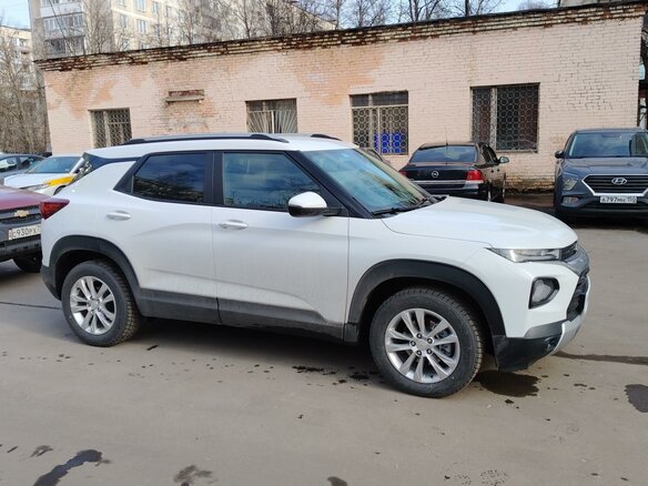 2021 Chevrolet TrailBlazer III, белый, 2250000 рублей - вид 3