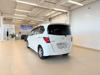 2010 Honda Freed I, белый, 1069000 рублей, вид 4