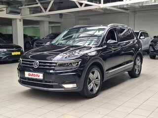 2017 Volkswagen Tiguan II, чёрный, 2570000 рублей, вид 3