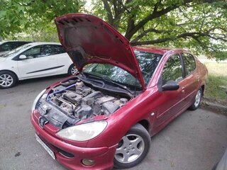 2008 Peugeot 206, красный, 175000 рублей, вид 2