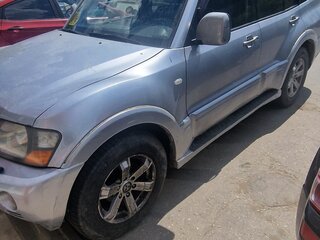 2005 Mitsubishi Pajero III Рестайлинг, серебристый, 1200000 рублей, вид 3