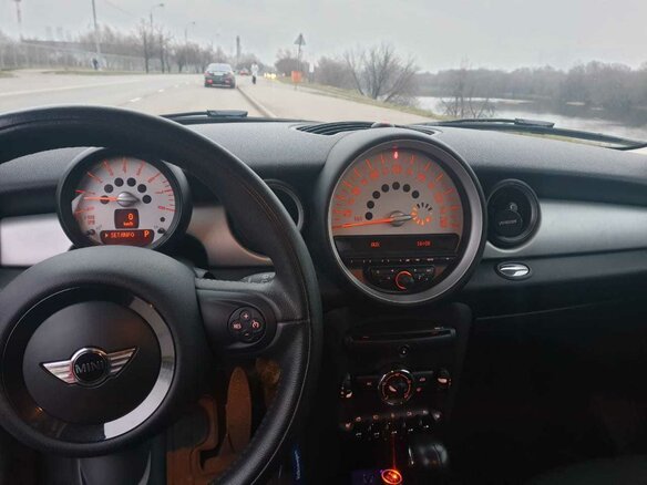 2013 Mini Hatch Cooper II (R56) Рестайлинг, красный - вид 10