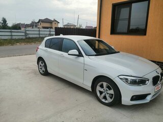 2015 BMW 1 серии 118i II (F20/F21) Рестайлинг, белый, 1550000 рублей, вид 3