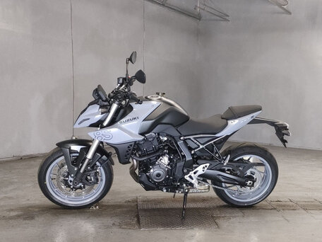 2025 Suzuki GSX-8S, серебристый, 1050000 рублей, вид 2