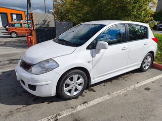 2013 Nissan Tiida I Рестайлинг, белый, 985000 рублей, вид 2