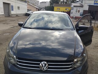 2017 Volkswagen Polo V Рестайлинг, серый, 1250000 рублей, вид 2