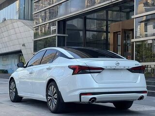 2022 Nissan Altima VI (L34) Рестайлинг, белый, 1883000 рублей, вид 3