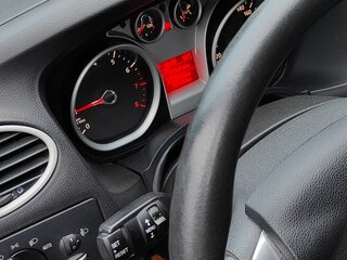2009 Ford Focus II Рестайлинг, белый, 650000 рублей, вид 5