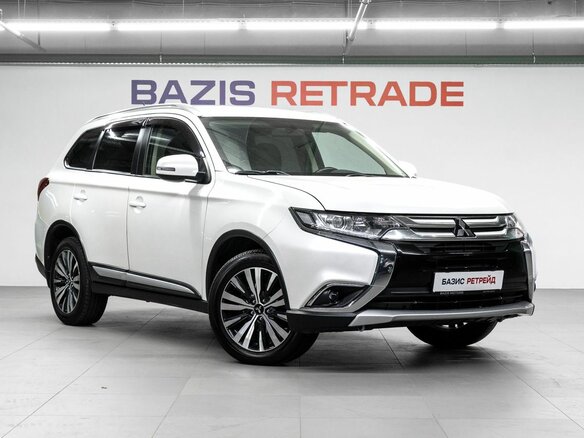 2015 Mitsubishi Outlander III Рестайлинг, белый - вид 2