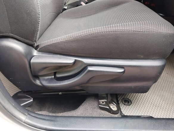 2019 Toyota Vitz III (XP130) Рестайлинг, серый, 860000 рублей - вид 13