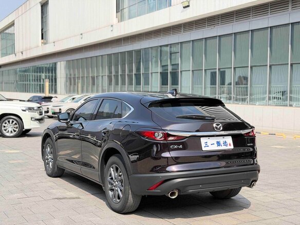 2022 Mazda CX-4 I Рестайлинг, чёрный - вид 5