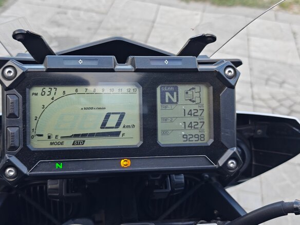 2015 Yamaha MT-09 Tracer (FJ-09), серебристый, 830000 рублей - вид 5