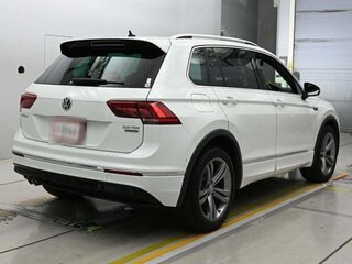 2019 Volkswagen Tiguan II, белый, 2100000 рублей, вид 4