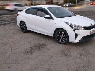 2020 Kia Rio IV Рестайлинг, белый, 1600000 рублей, вид 1