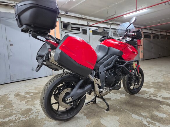 2012 Triumph Tiger 1050, красный - вид 3